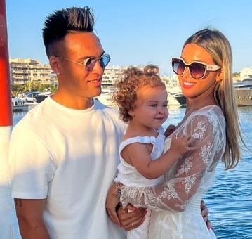 Agustina Gandolfo with her boyfriend Lautaro Martinez and beautiful daughter Nina.